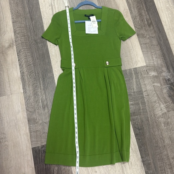 🍁Banana Republic Vibrant Green Top - Picture 7 of 7